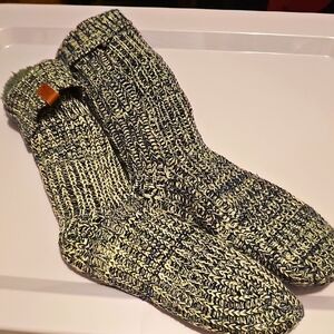 Bickley+Mitchell Cozy Knit Socks in Navy and Cream OS